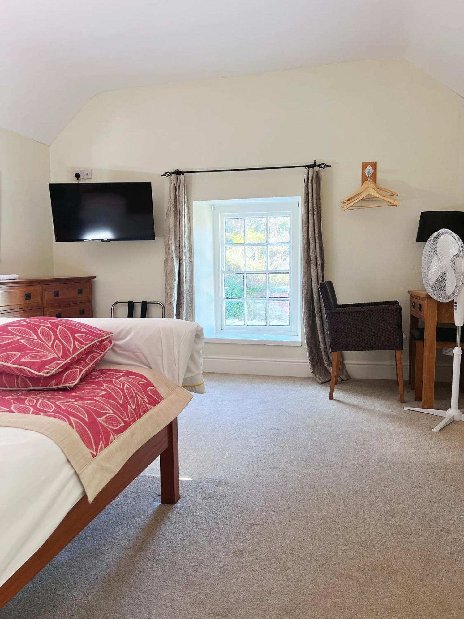 The Crown Hotel Corwen Kültér fotó